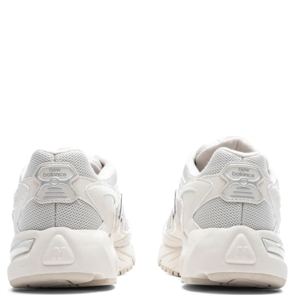 725 - White - Image 4