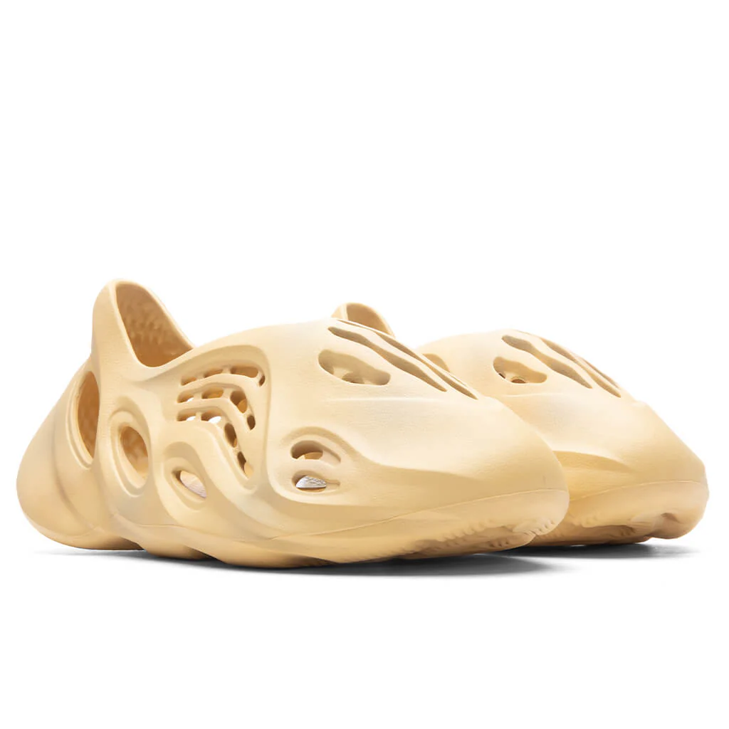 Yeezy Foam RNR - Desert Sand - Image 2