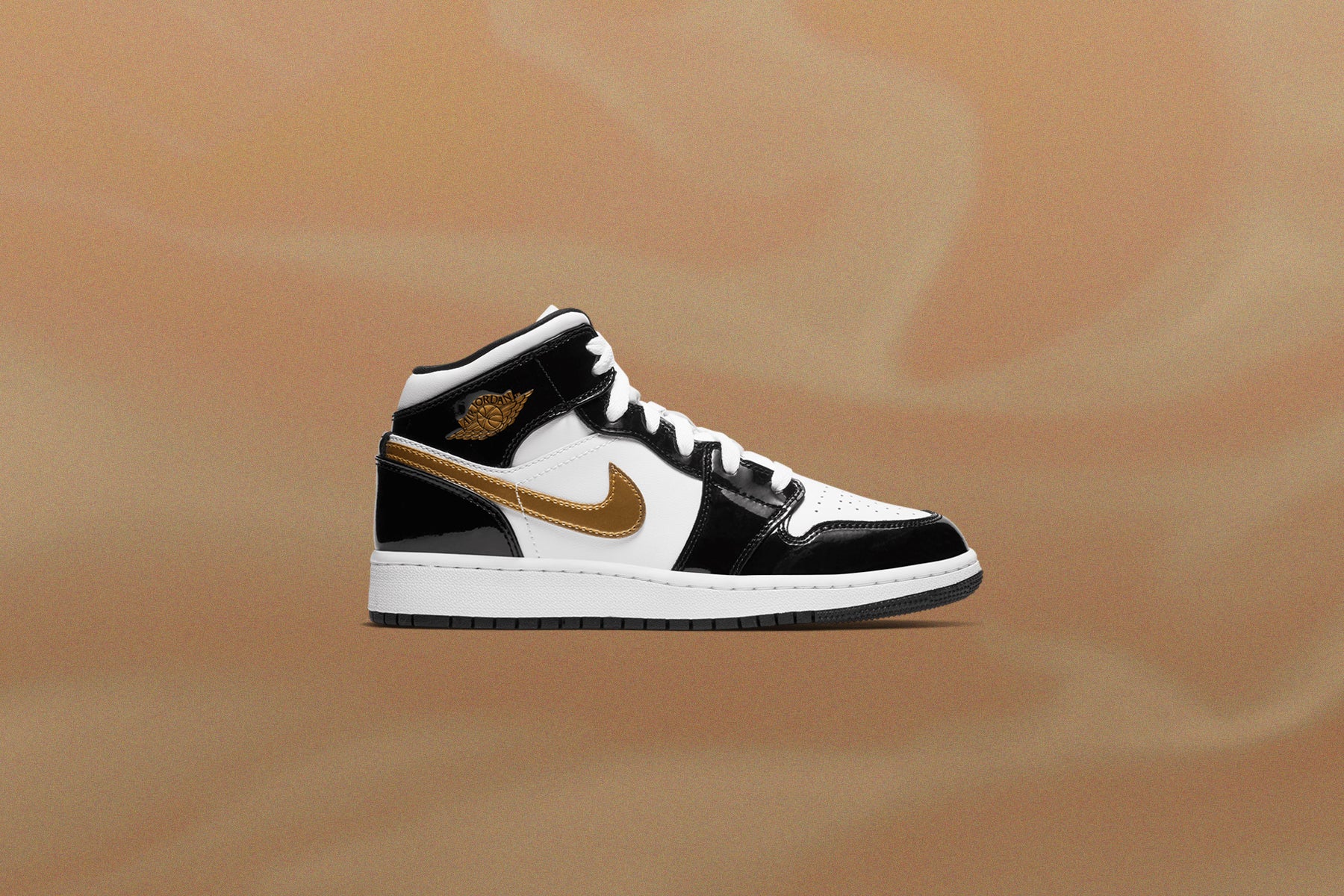 Air Jordan 1 Mid SE (GS) 'Black Gold' - Black/Metallic Gold/White - Image 5