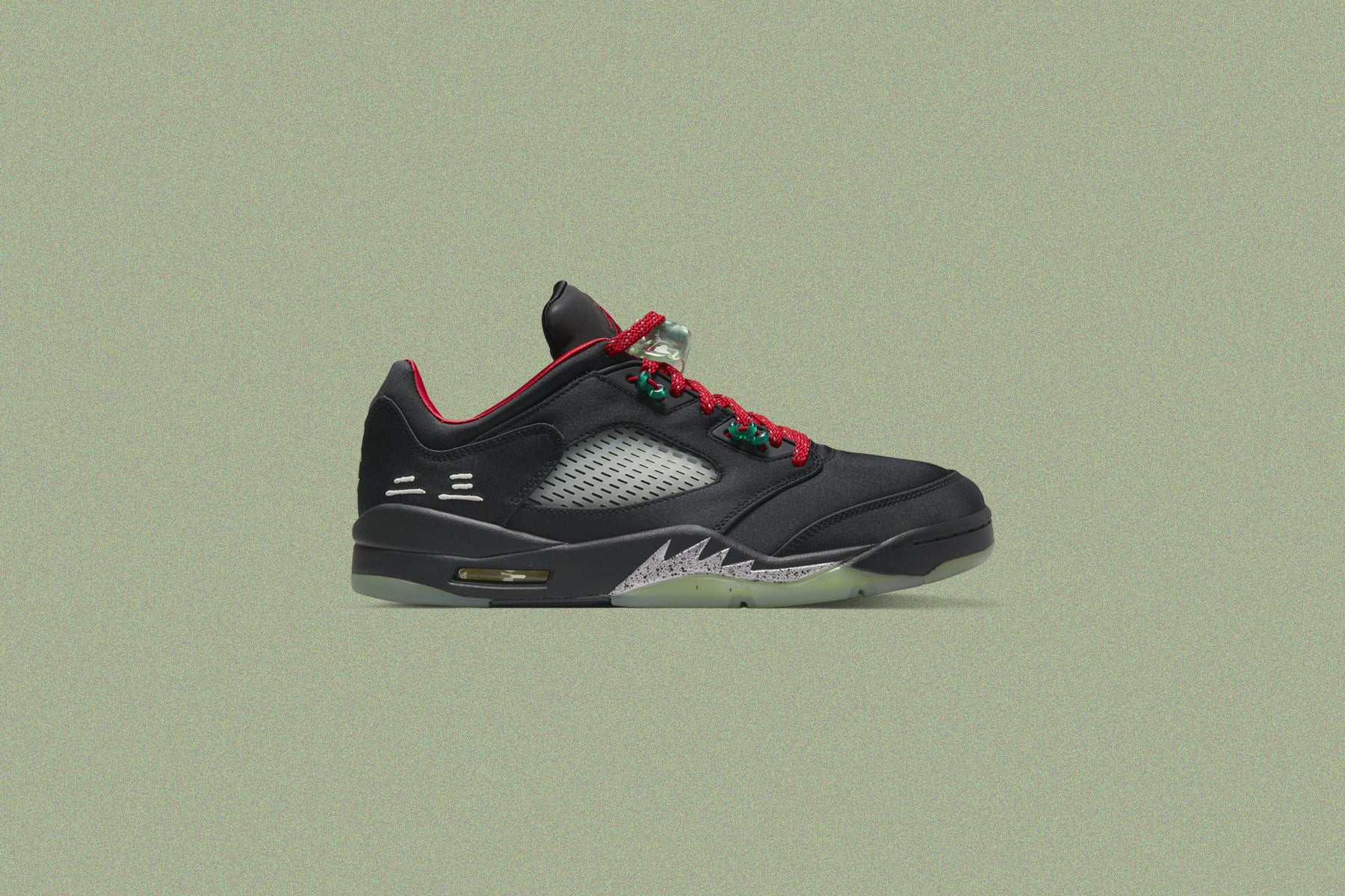 Air Jordan 5 Retro Low SP x CLOT - Black/Classic Jade/Fire Red - Image 2