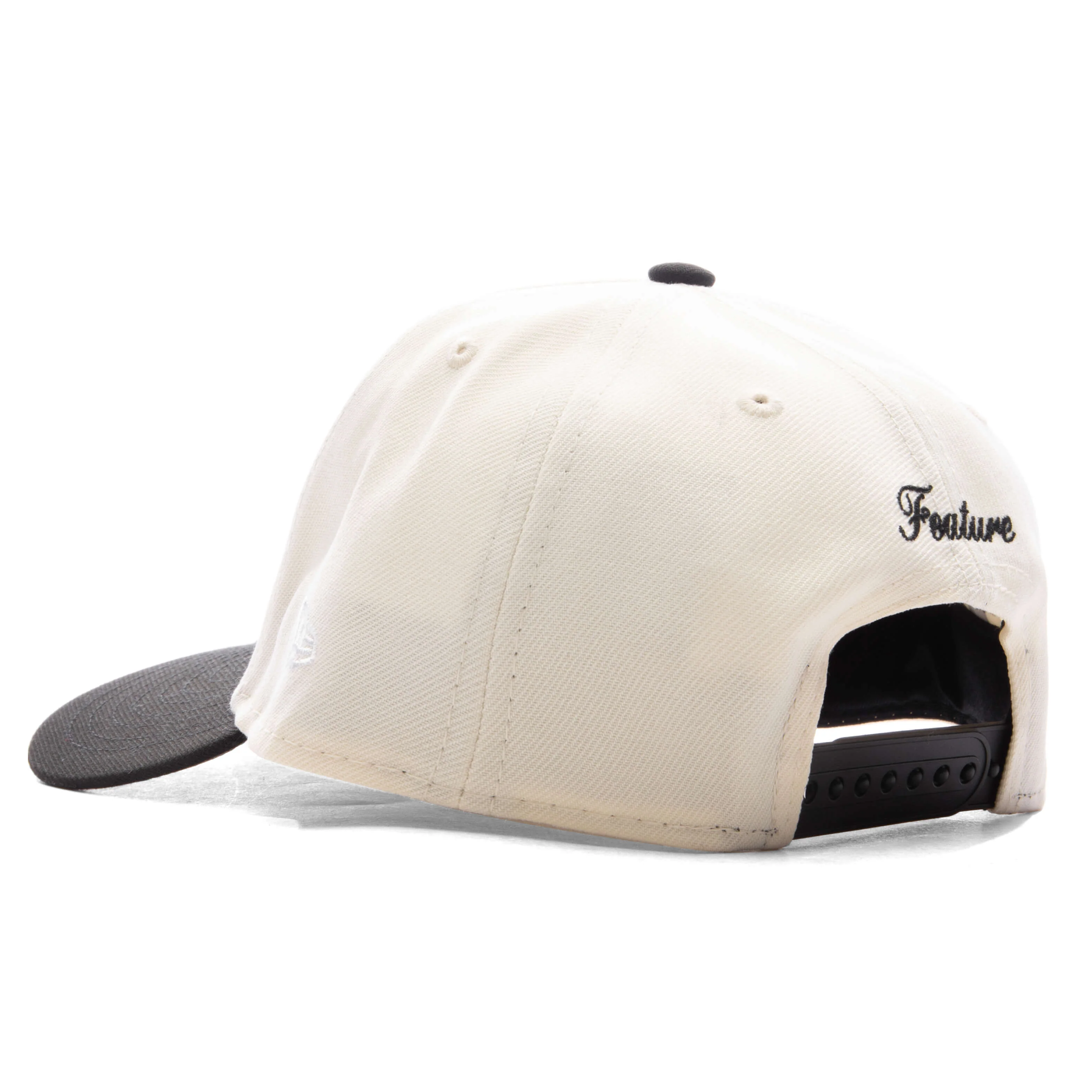 FEATURE x New Era Kids 9FORTY A-Frame Snapback Old English F - Chalk White - Image 4