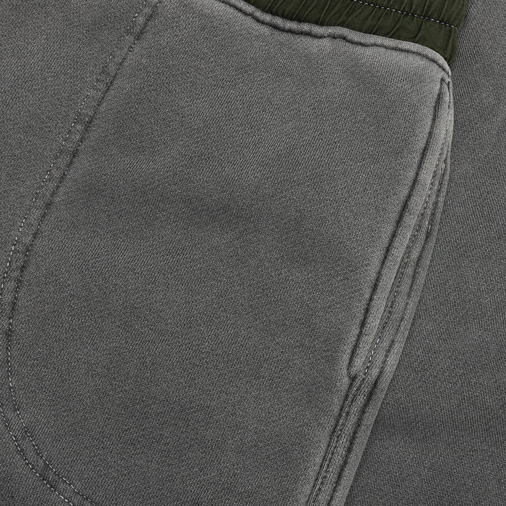 Marc Sweatshort - Black Pigment - Image 3