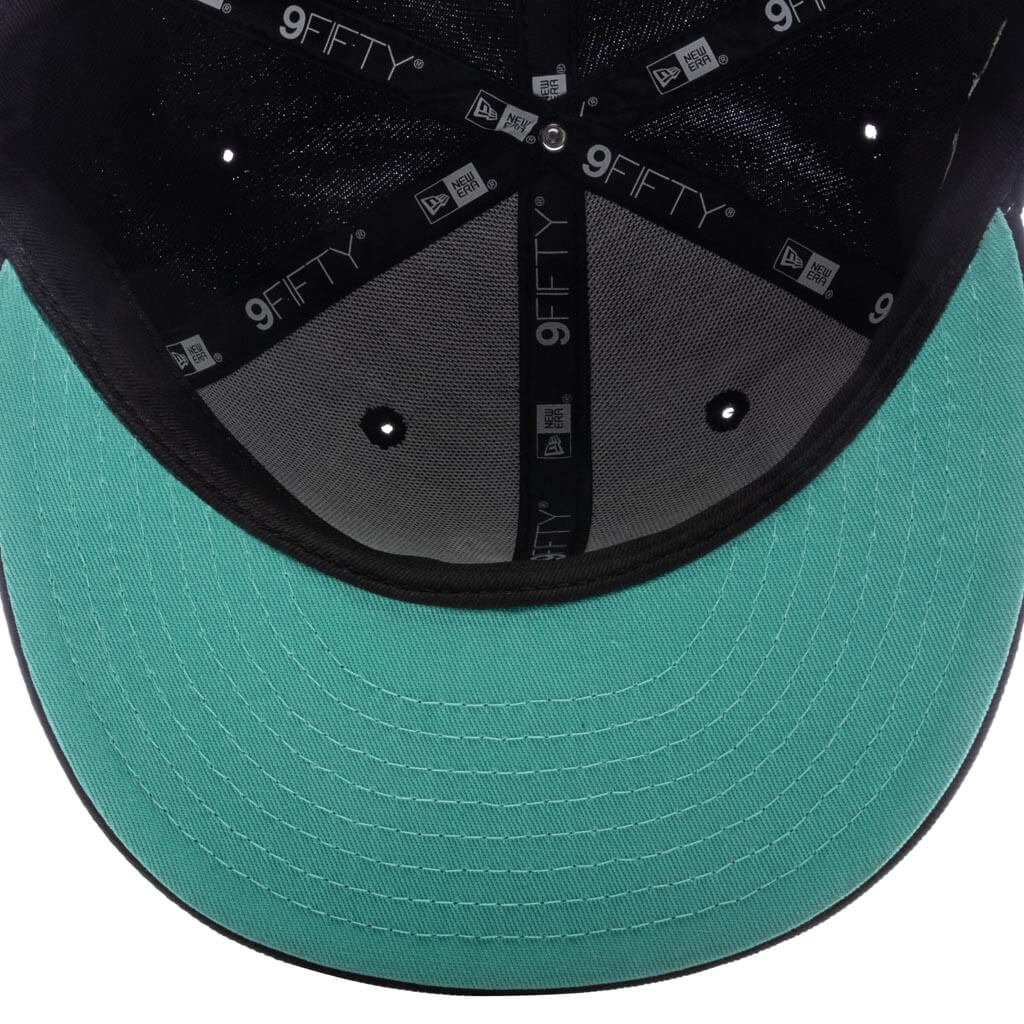 Feature x New Era Old English Las Vegas Fitted - Black/Mint - Image 6