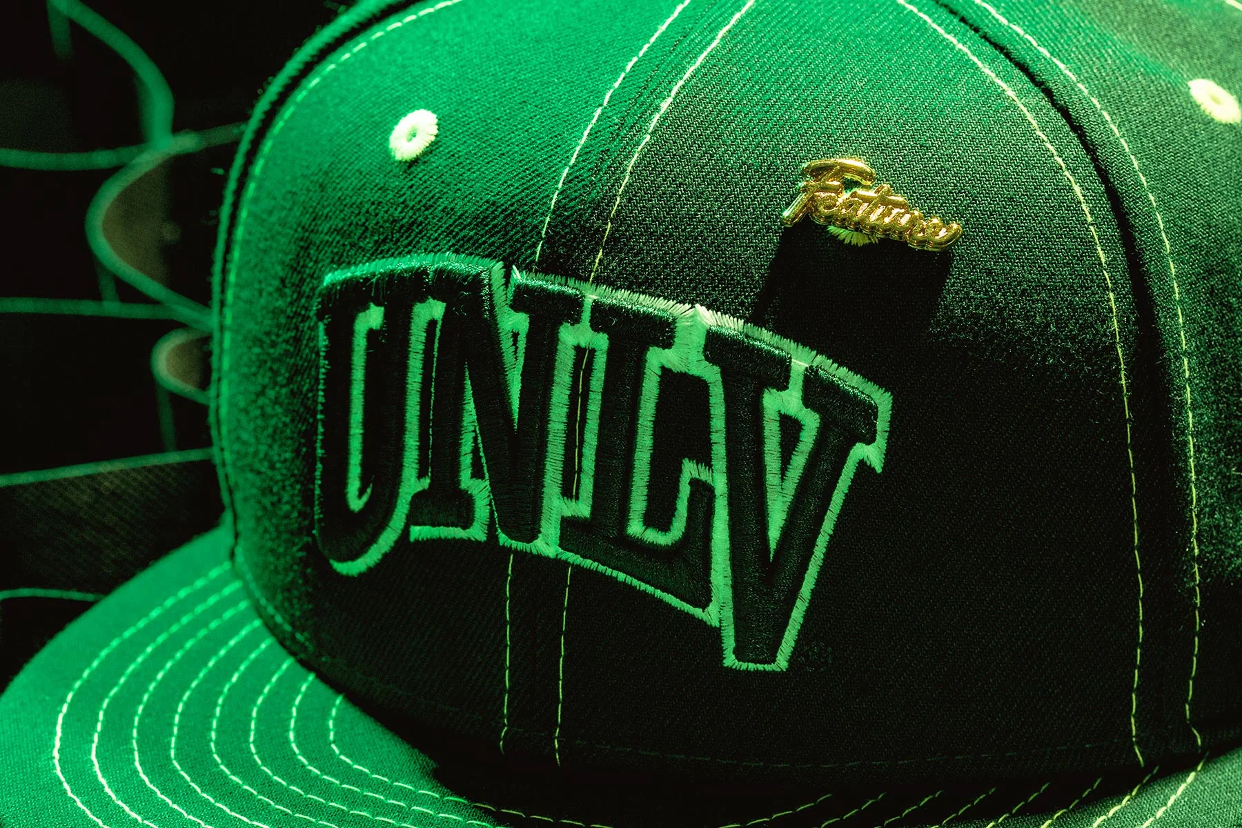 Feature x New Era "Night Vision" 59FIFTY Fitted - UNLV Rebels - Image 6