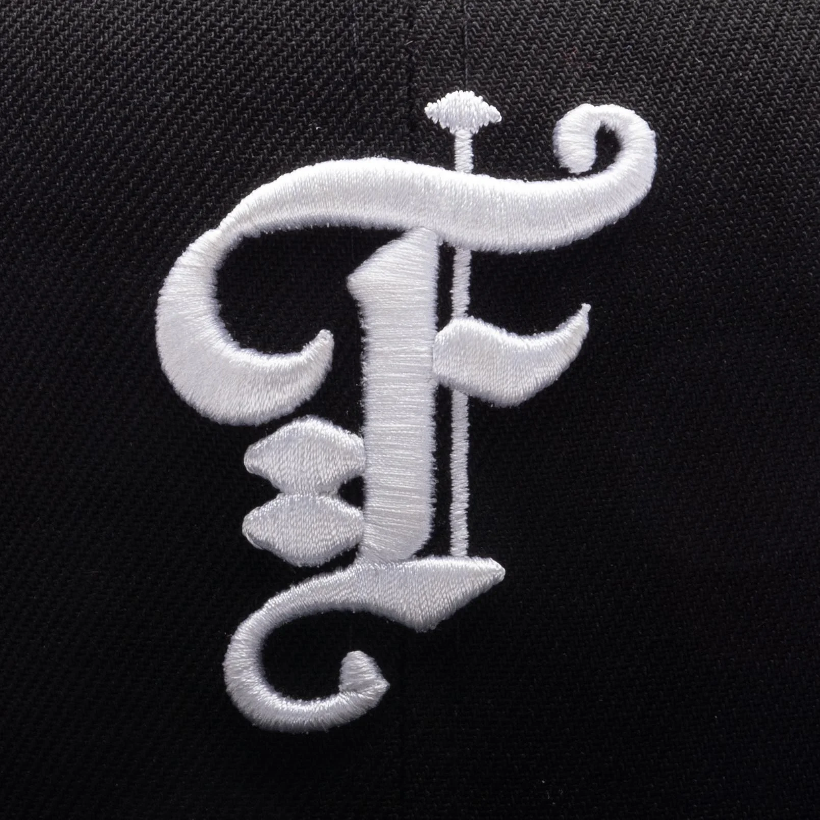 Feature x New Era Old English Las Vegas Fitted - Black/Mint - Image 2