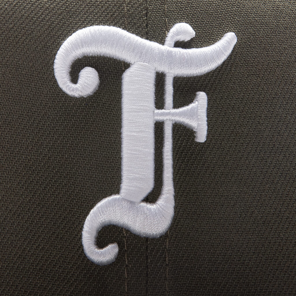 Feature x New Era Old English Scottsdale Snapback - Olive/Purple - Image 2