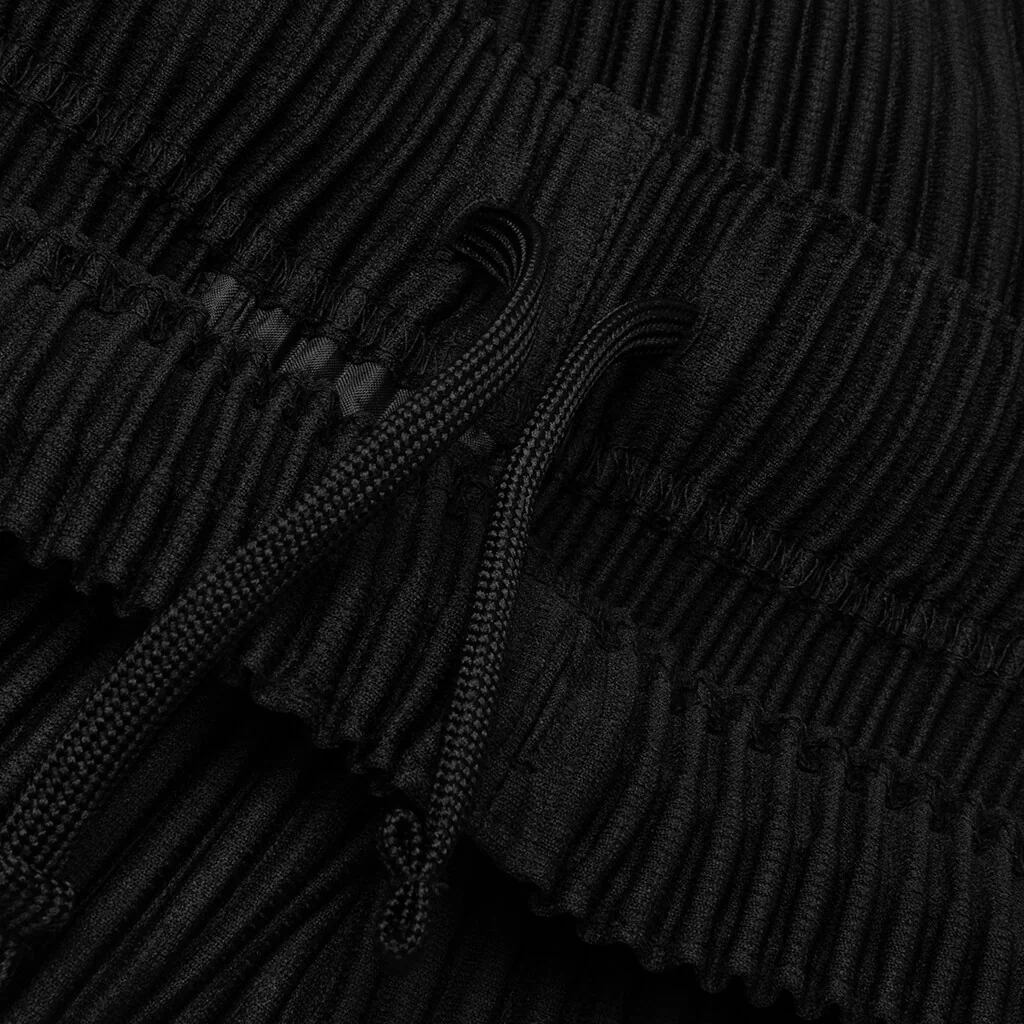 July Shorts - Black - Image 4