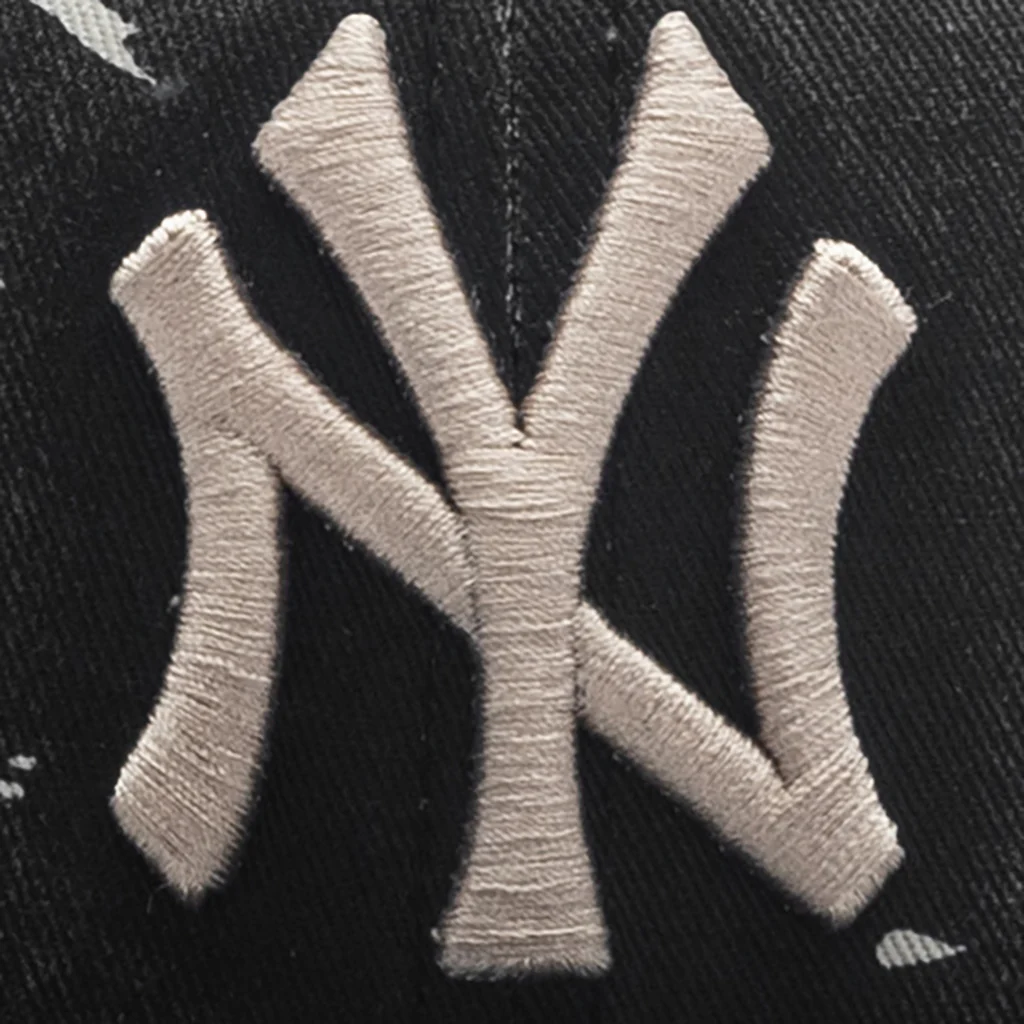 950 Dripping New York Yankees Snapback - Black - Image 2