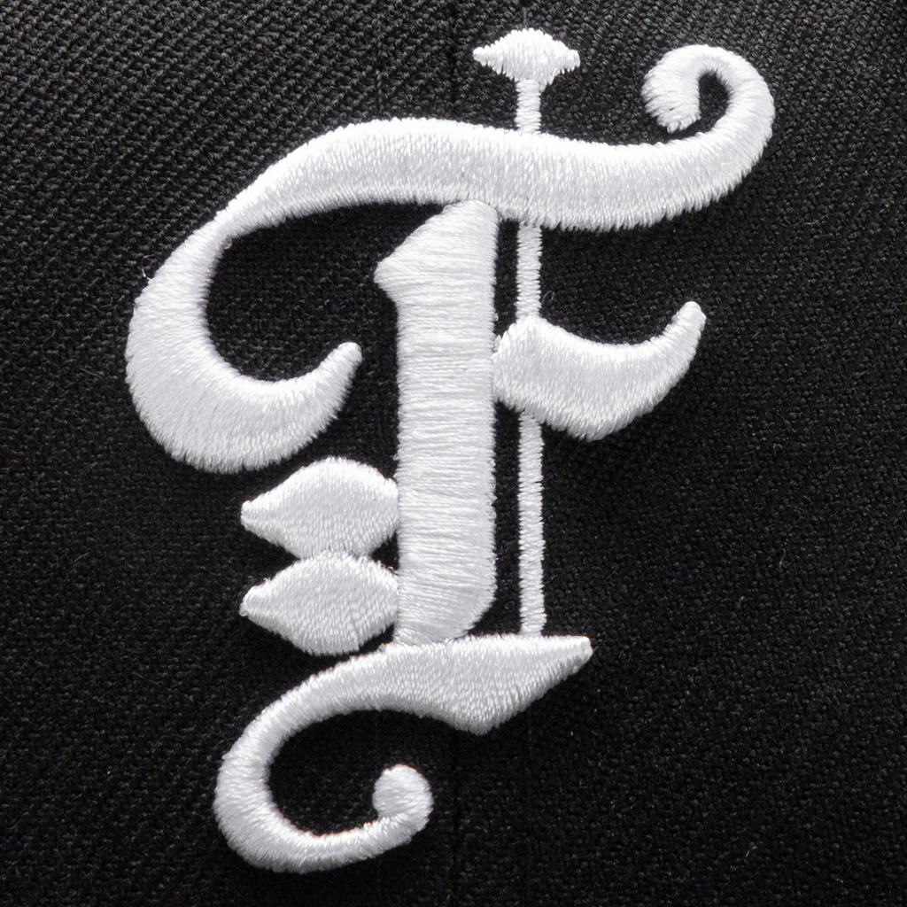 Feature x New Era 59FIFTY Fitted Old English F Vegas - Black/White - Image 2