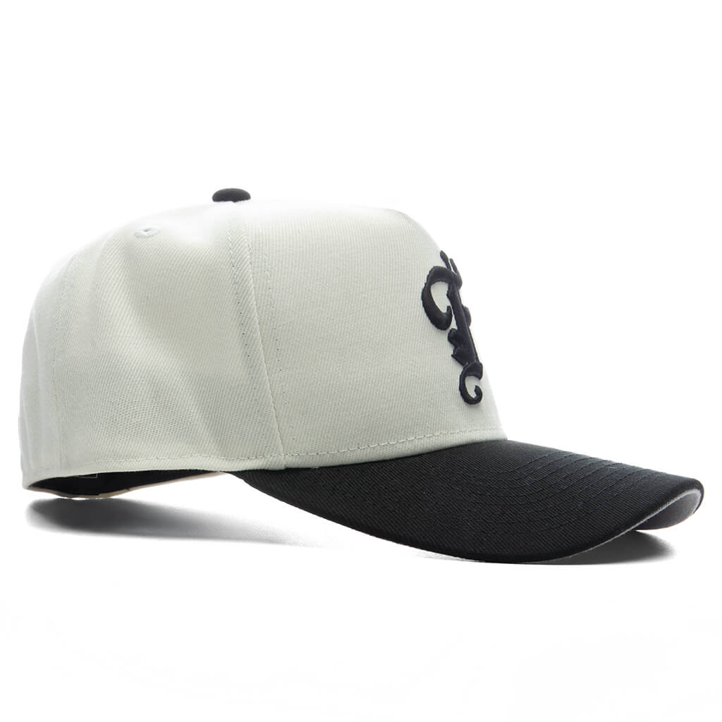 FEATURE x New Era 59FORTY Curved A-Frame Fitted Old English F - Chrome/Black - Image 3