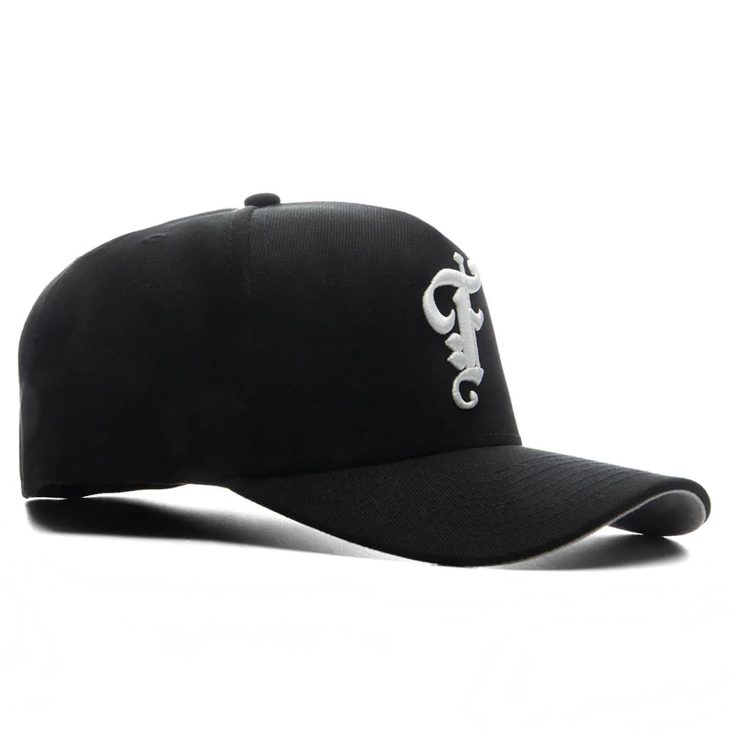 FEATURE x New Era 59FORTY Curved A-Frame Old English F - Black - Image 3