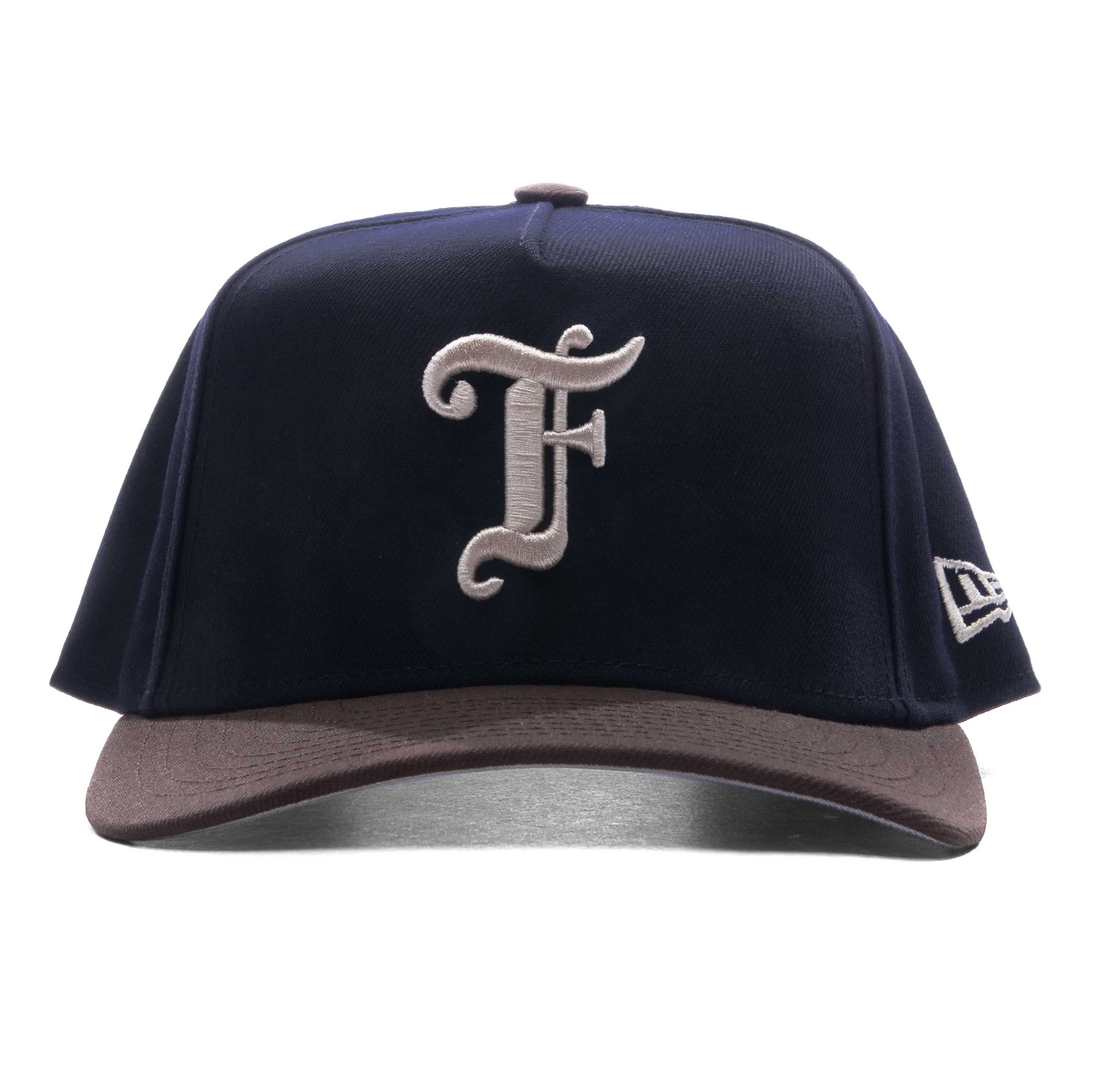 FEATURE x New Era 9FIFTY Curved A-Frame Old English F Snapback - Navy/Walnut