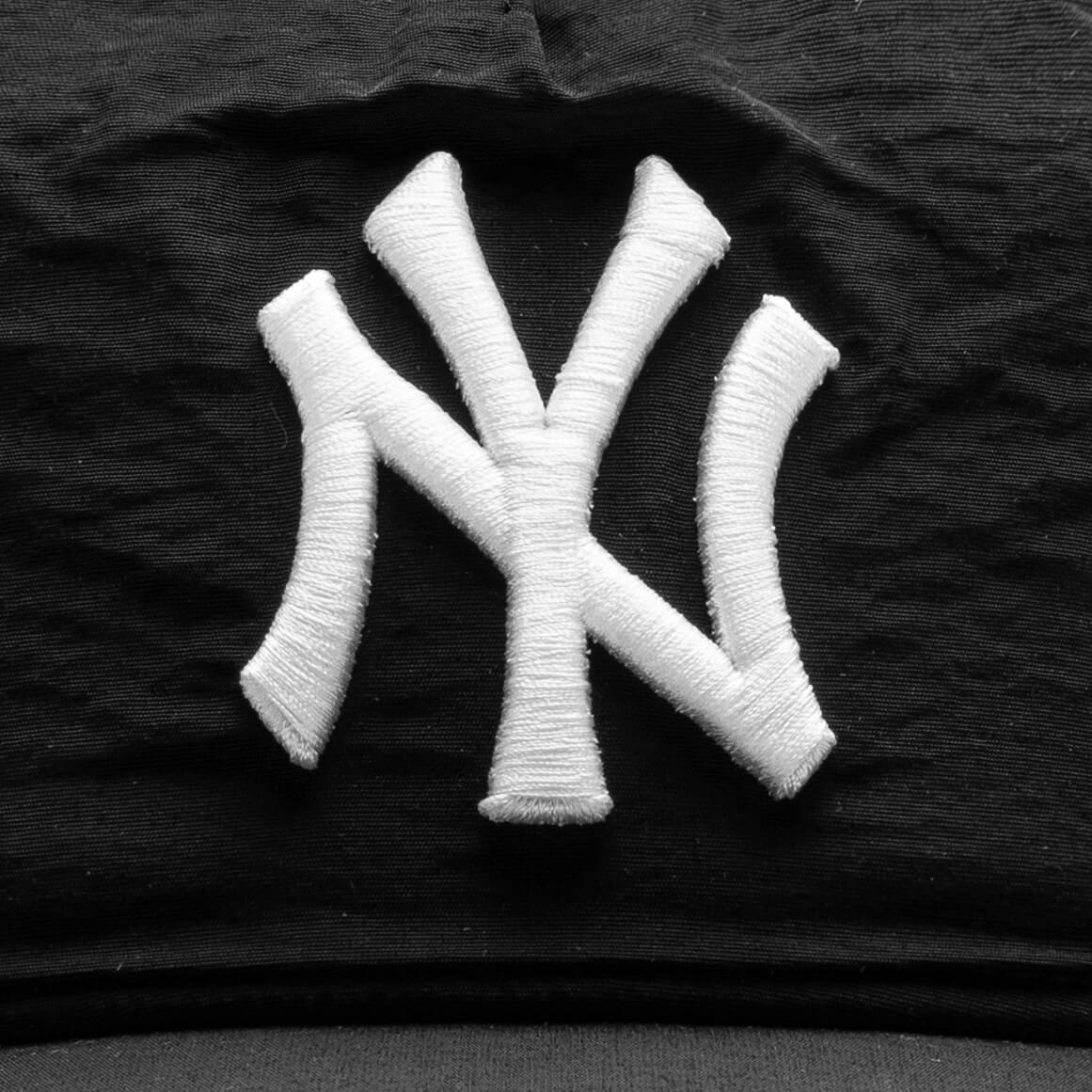 The Golfer Strapback Everyday Nylon - New York Yankees - Image 2
