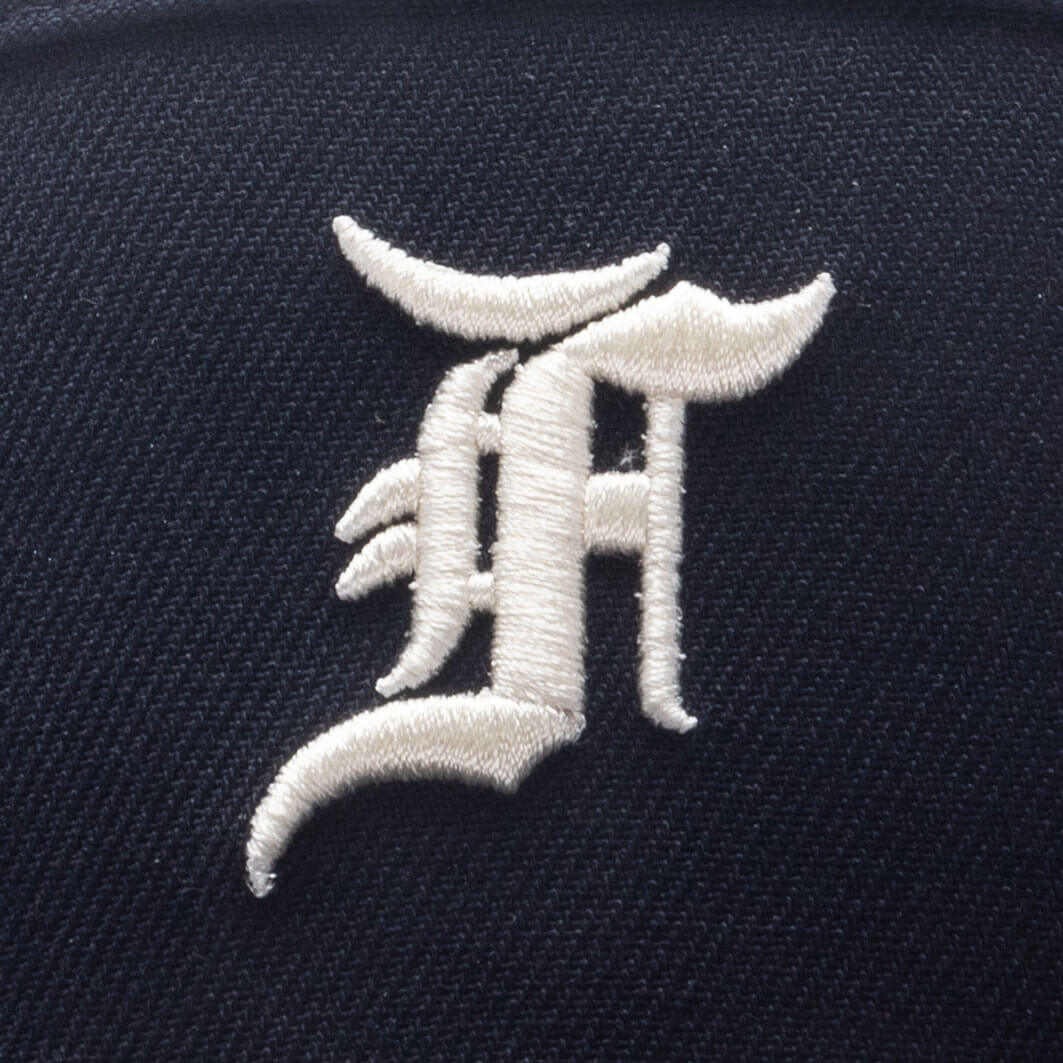 New Era x Fear of God Essentials Fitted Visor Detroit Tigers - Navy - Image 2