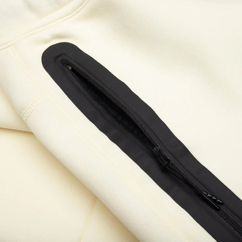 Sportswear Tech Fleece Slim Fit Joggers - Coconut Milk/Black - Image 4