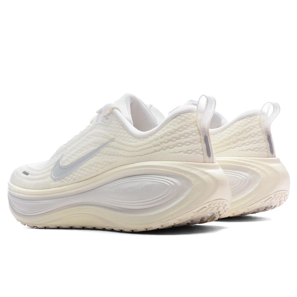Women's Vomero Plus - Sail/Summit White/Alabaster - Image 3