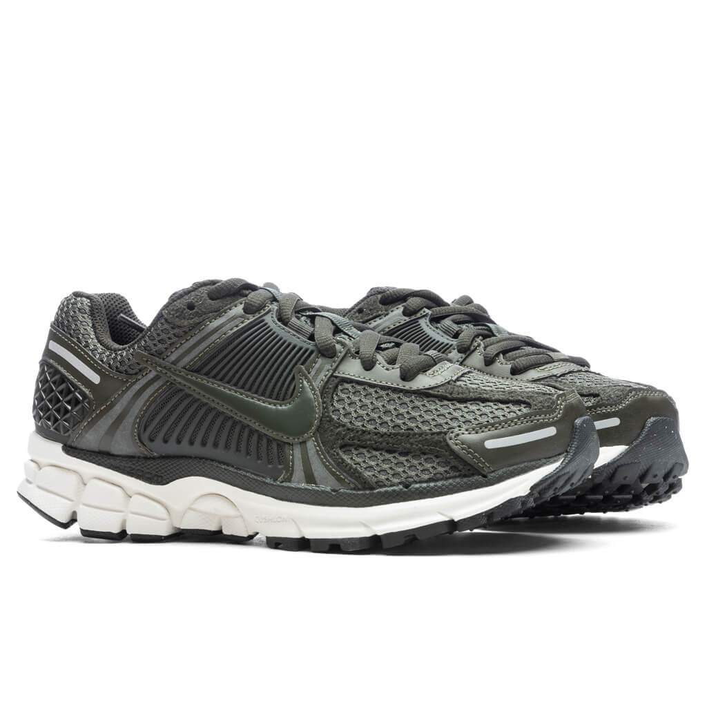Women's Zoom Vomero 5 - Cargo Khaki/Sequoia/Metallic Silver - Image 2