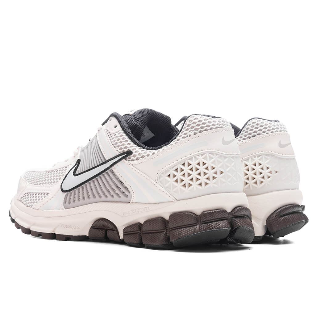 Women's Zoom Vomero 5 - Phantom/Metallic Platinum/Light Iron Ore - Image 3