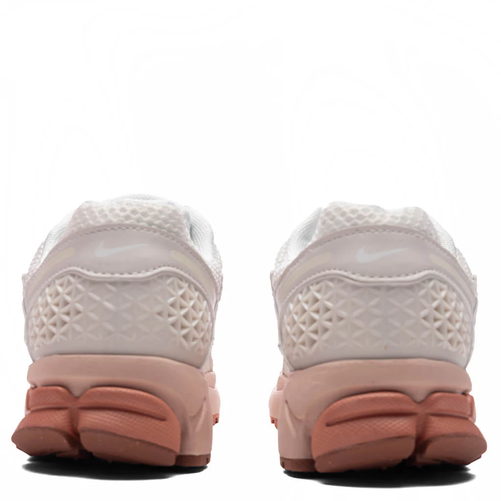 Women's Zoom Vomero 5 - Phantom/Summit White/Particle Beige - Image 4