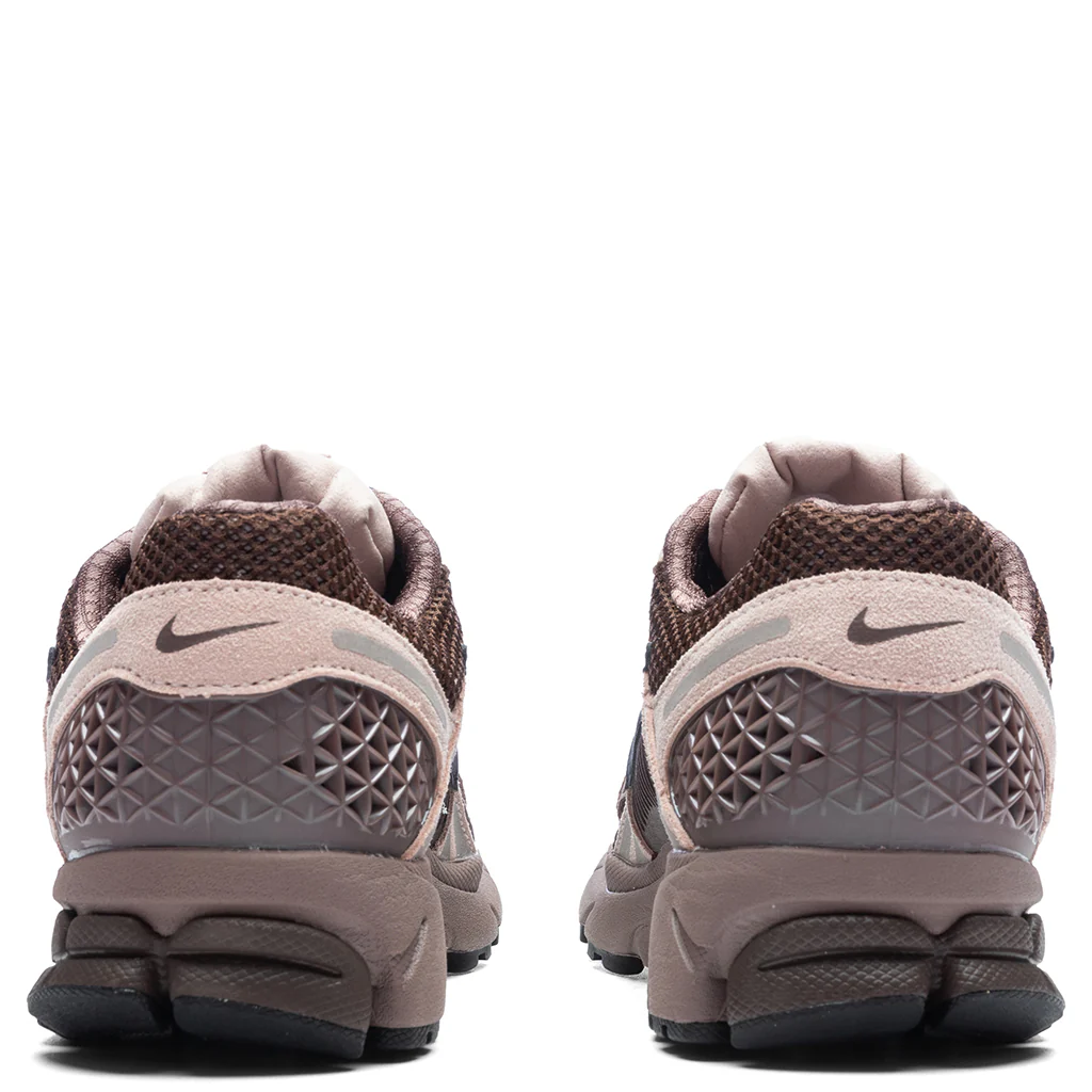 Women's Zoom Vomero 5 - Plum Eclipse/Black/Pink Oxford - Image 4