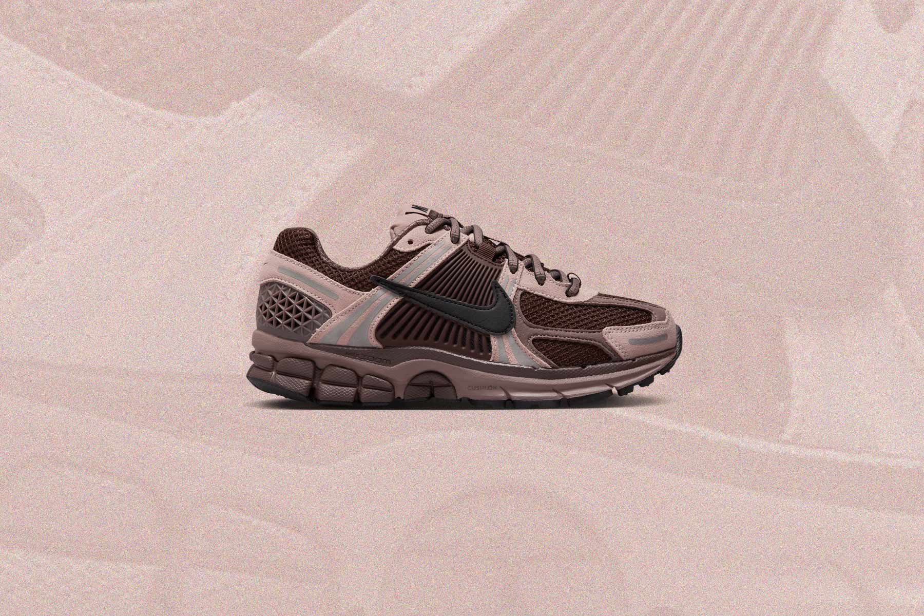 Women's Zoom Vomero 5 - Plum Eclipse/Black/Pink Oxford - Image 5