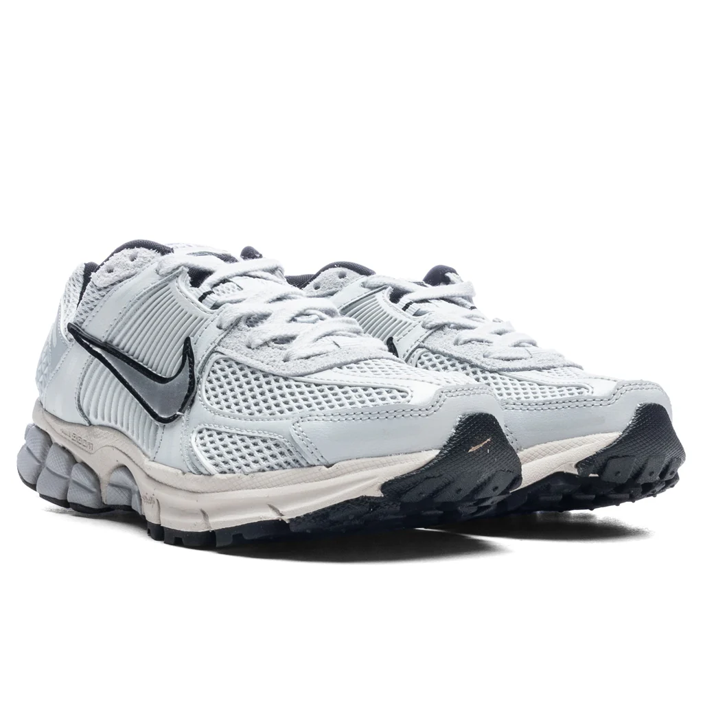 Women's Zoom Vomero 5 - Pure Platinum/Chrome/Light Orewood Brown - Image 2