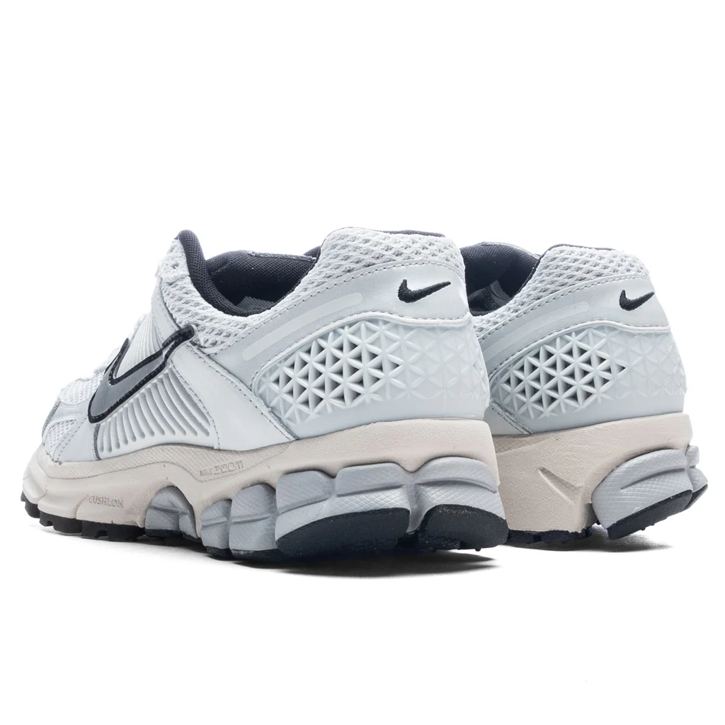 Women's Zoom Vomero 5 - Pure Platinum/Chrome/Light Orewood Brown - Image 3