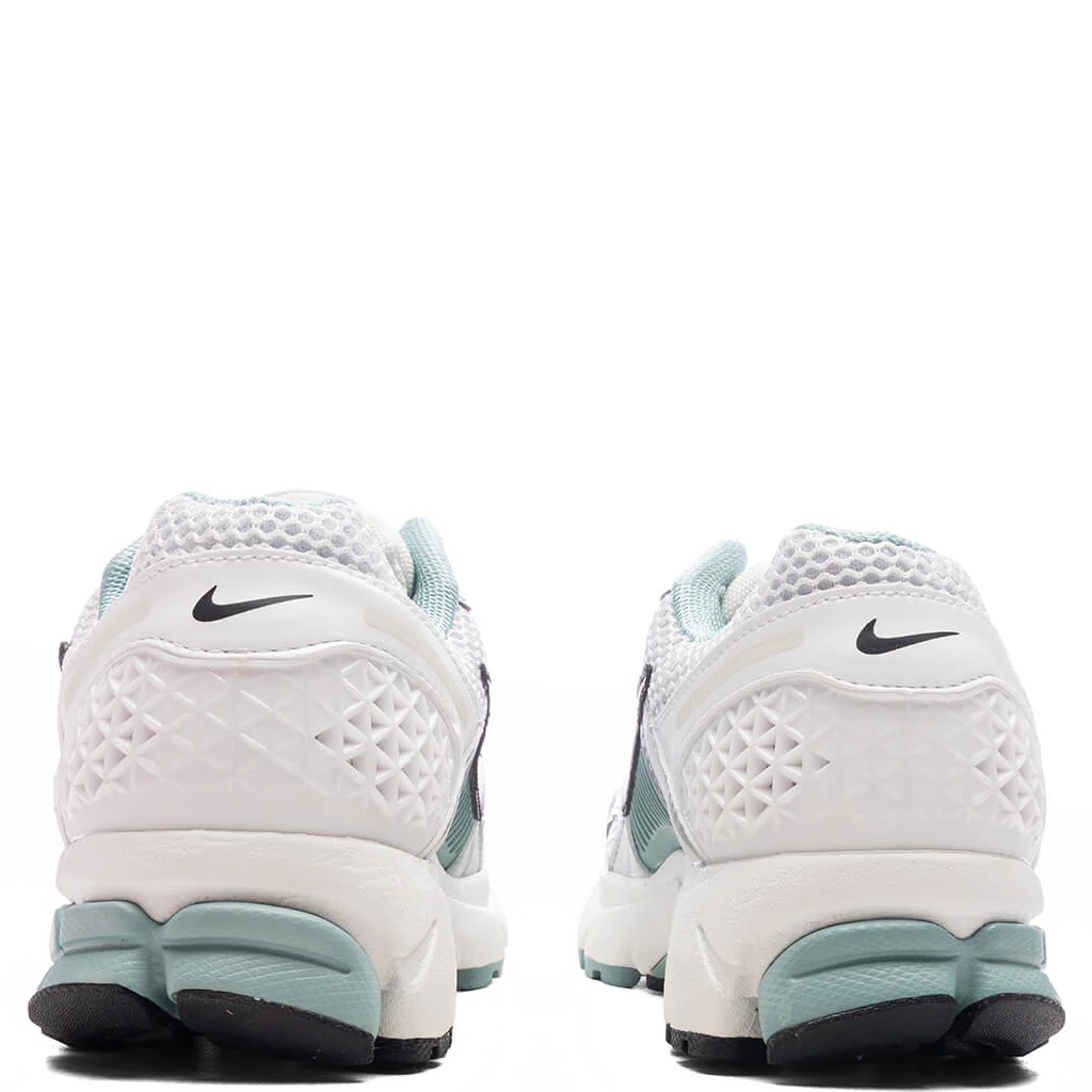 Women's Zoom Vomero 5 - Summit White/Metallic Silver/Wolf Grey - Image 4