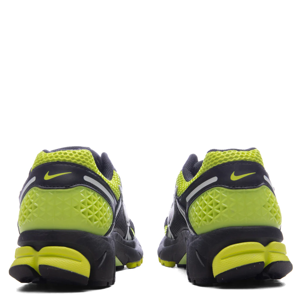 Women's Zoom Vomero 5 - Black/Cyber/Metallic Platinum - Image 4