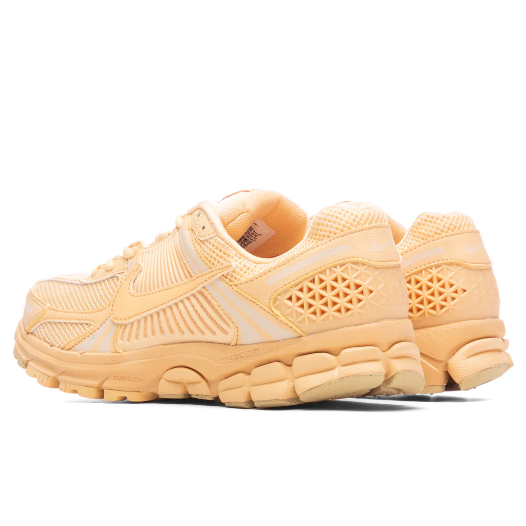 Zoom Vomero 5 - Celestial Gold - Image 3