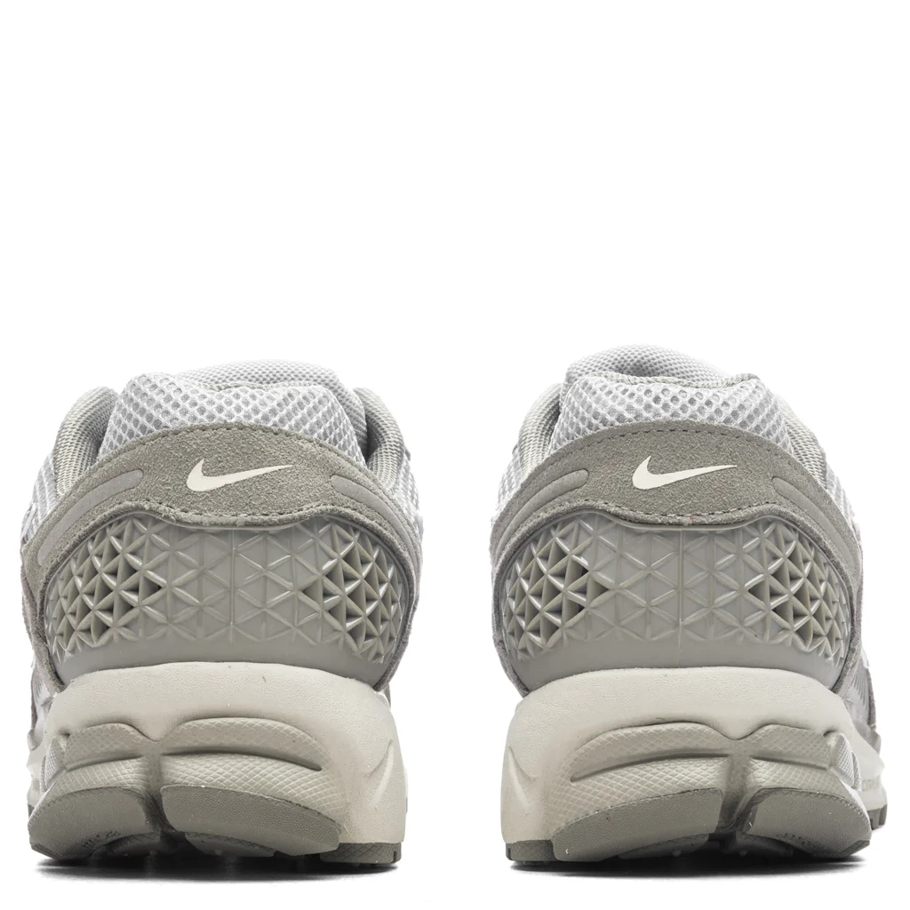 Zoom Vomero 5 - Dark Stucco/Phantom/Light Smoke Grey - Image 4