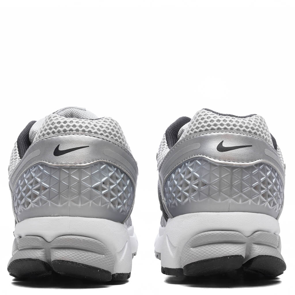 Zoom Vomero 5 - Metallic Silver/Black/Pure - Image 4