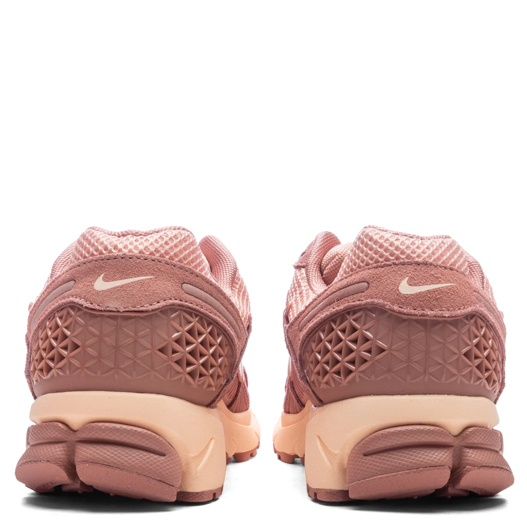 Zoom Vomero 5 - Red Stardust/ Crimson Tint/Metallic Platinum - Image 4