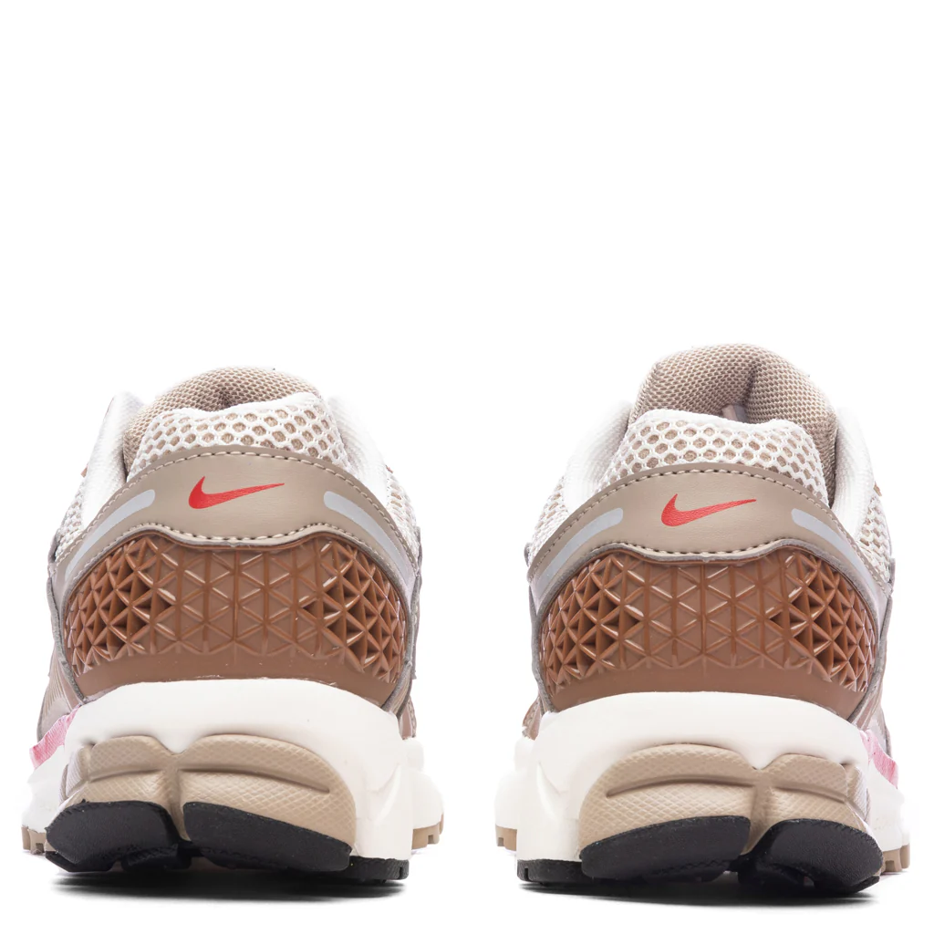 Women's Zoom Vomero 5 - Khaki/Phantom/Fire Red/Sail - Image 4