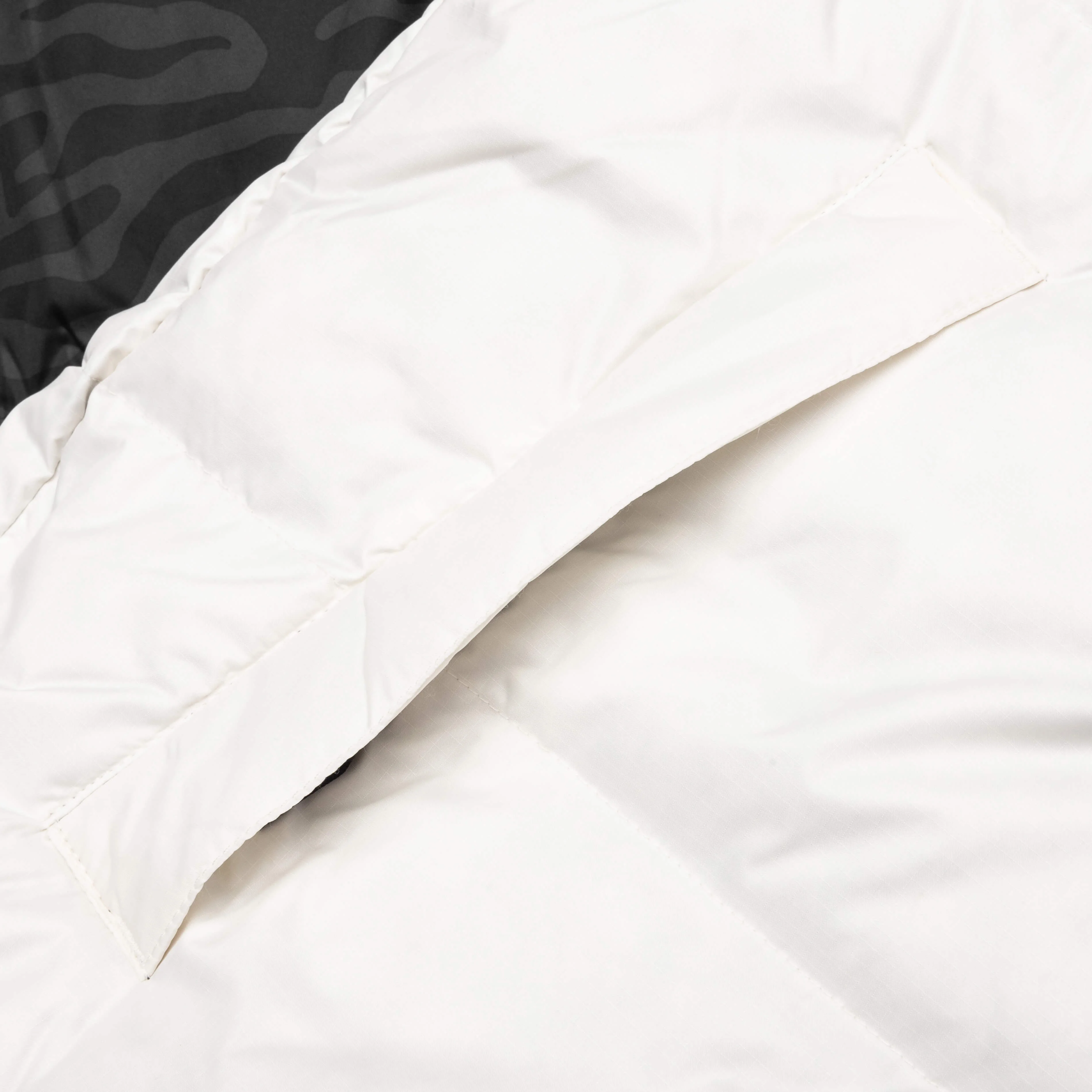 1996 Retro Nuptse Jacket - White Dune - Image 4