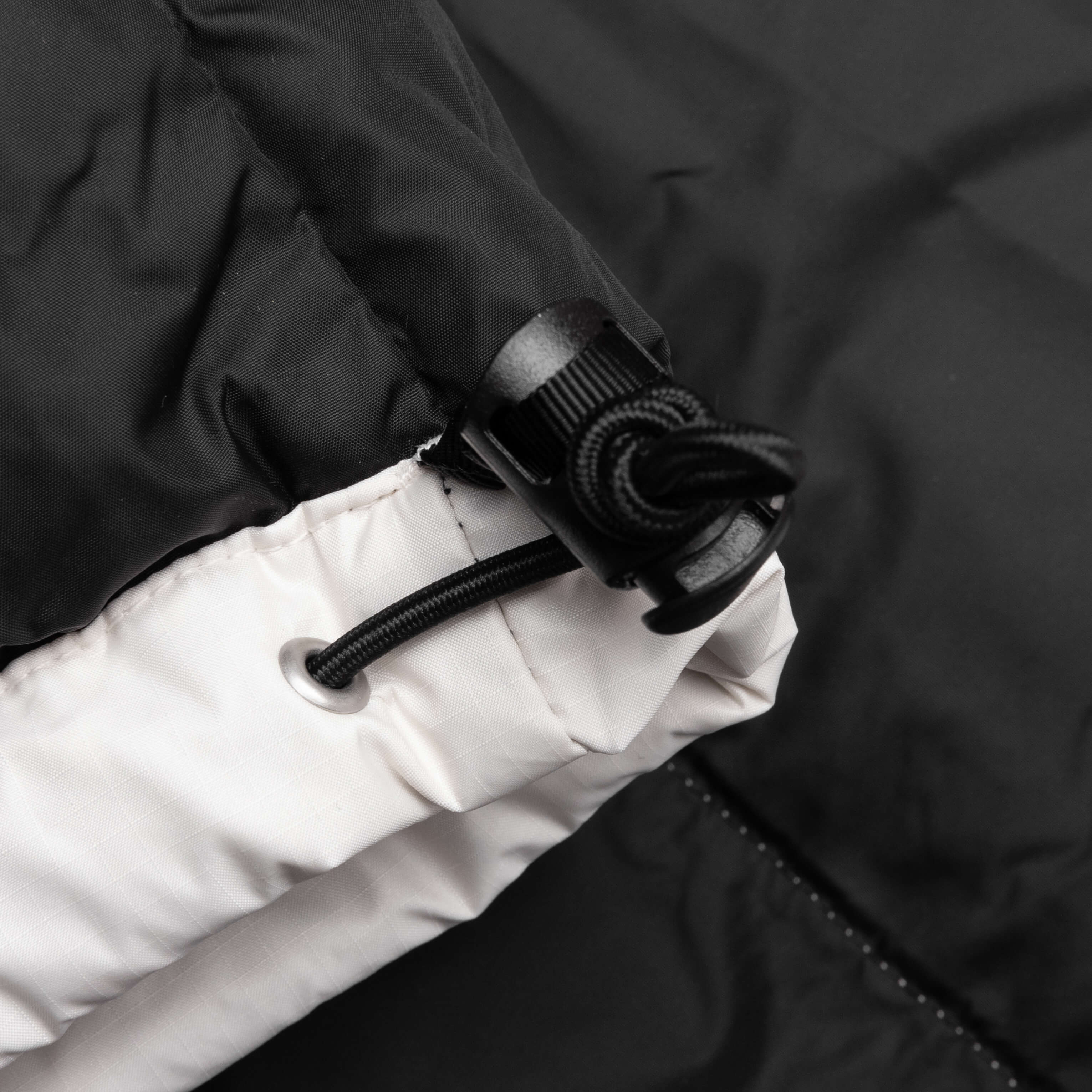 1996 Retro Nuptse Vest - White Dune - Image 7